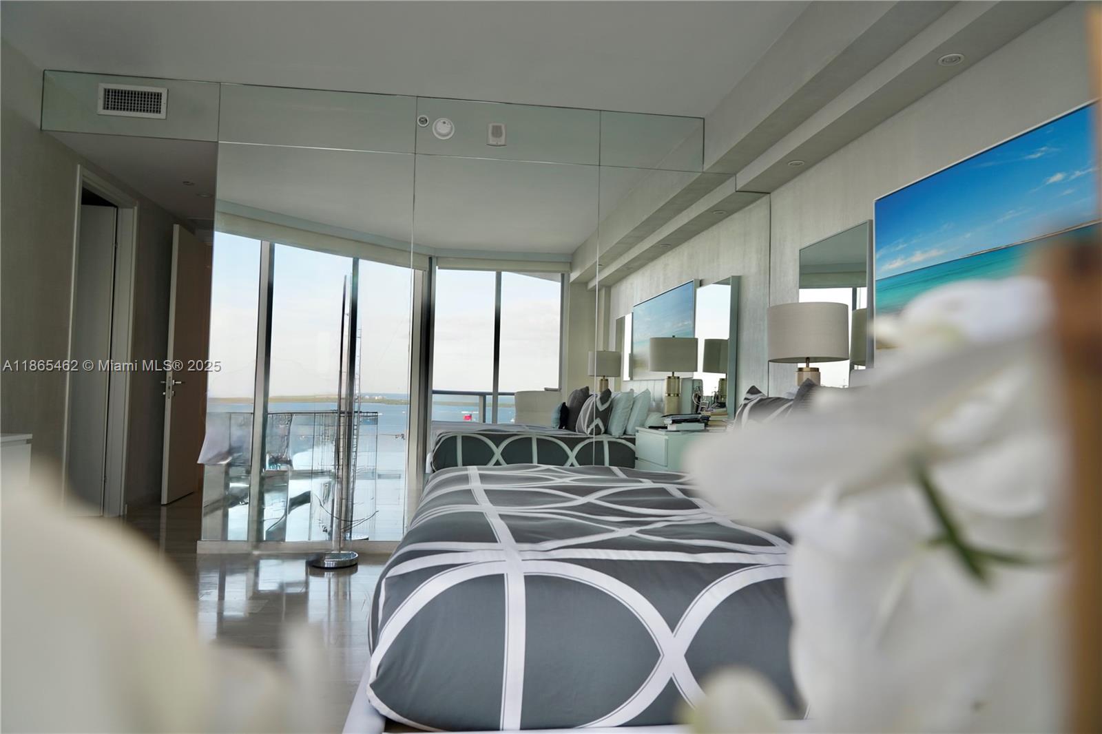 1300 Brickell Bay Dr # 3701