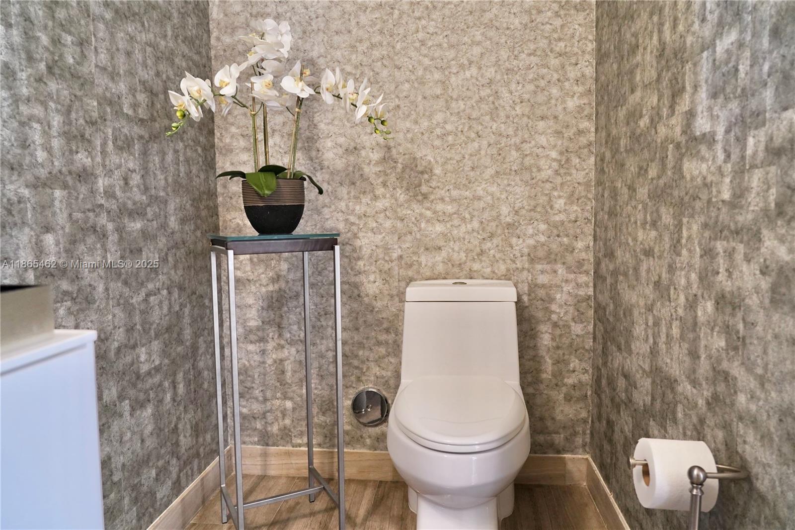 1300 Brickell Bay Dr # 3701