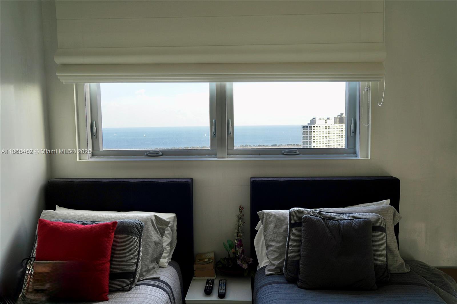 1300 Brickell Bay Dr # 3701