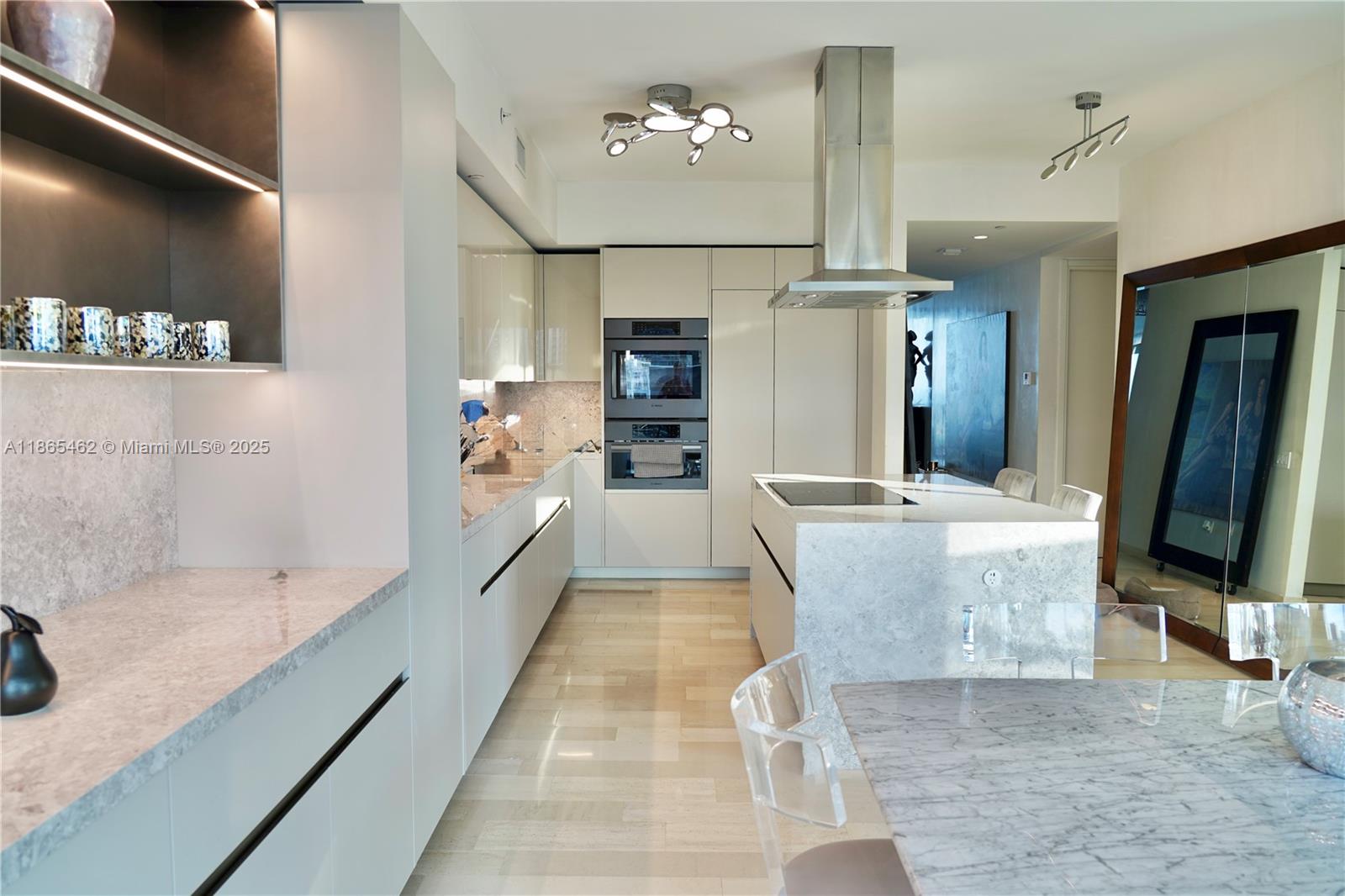 1300 Brickell Bay Dr # 3701