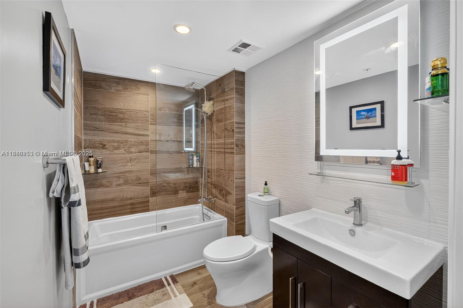 335 S Biscayne Blvd # 3501, Miami Unit: 3501