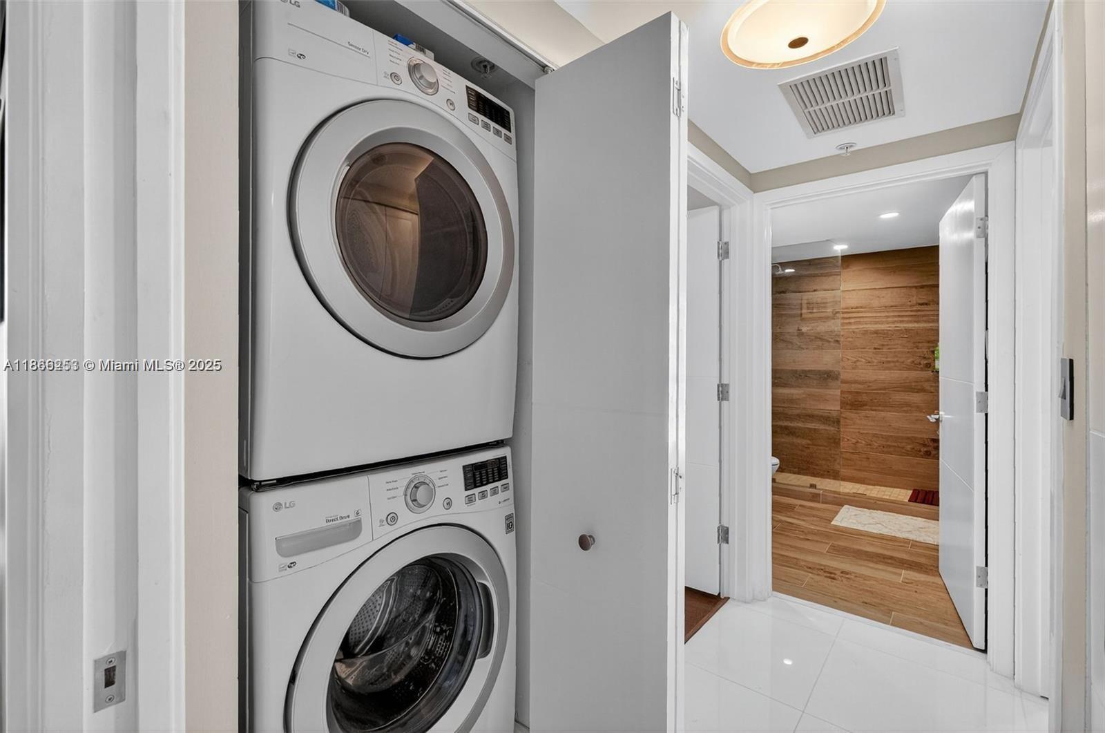 335 S Biscayne Blvd # 3501, Miami Unit: 3501