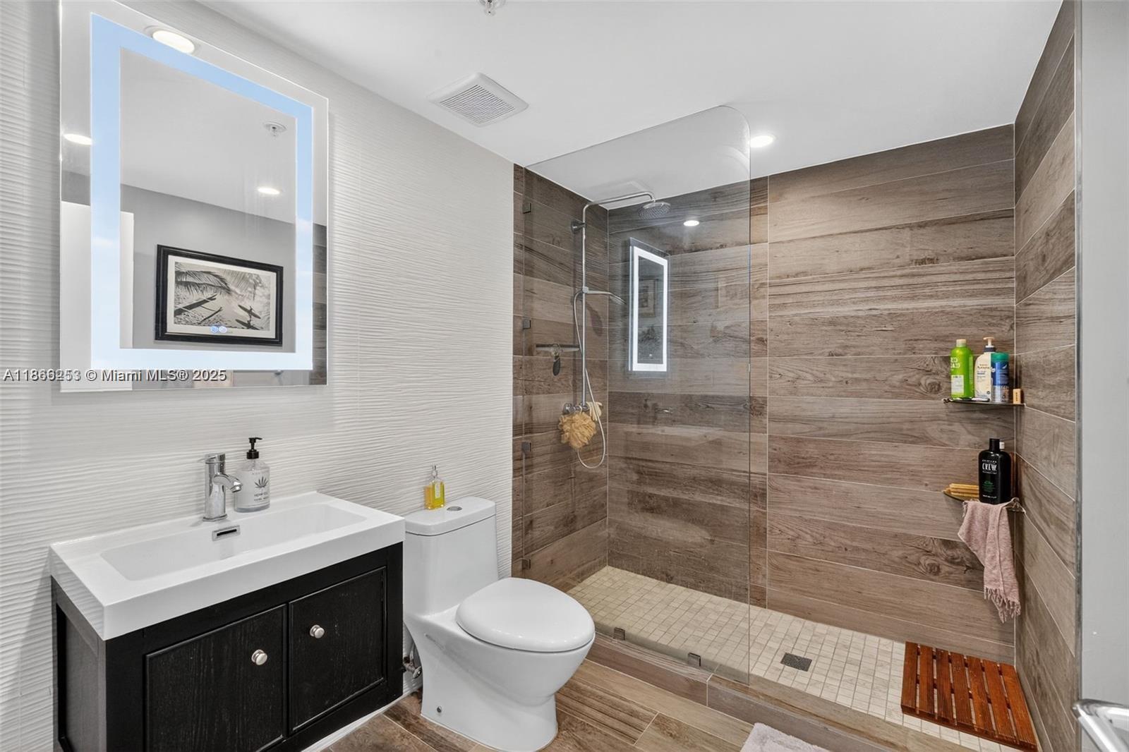 335 S Biscayne Blvd # 3501, Miami Unit: 3501