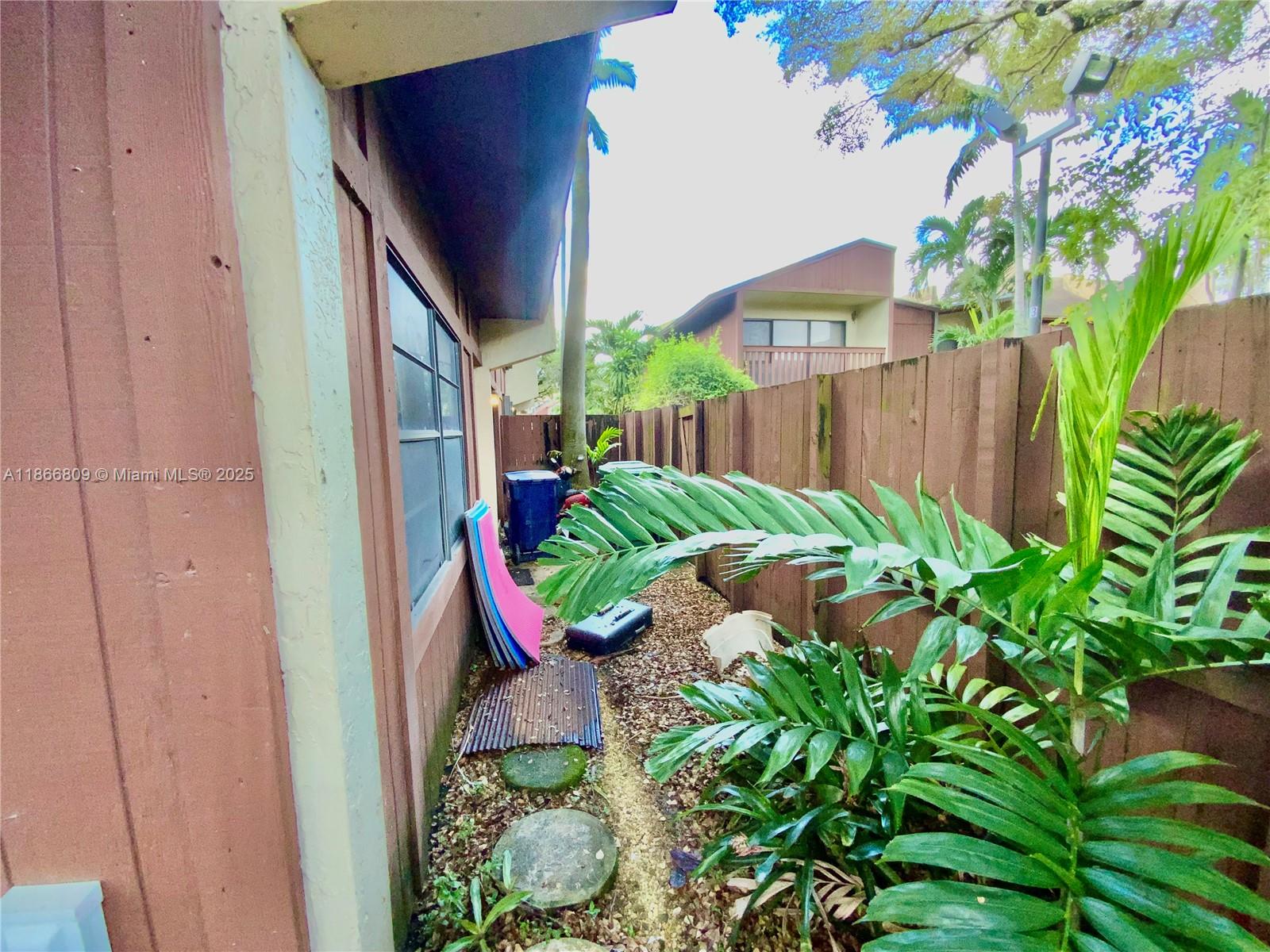 7024 SW 114th Pl # 52 Unit: A-52