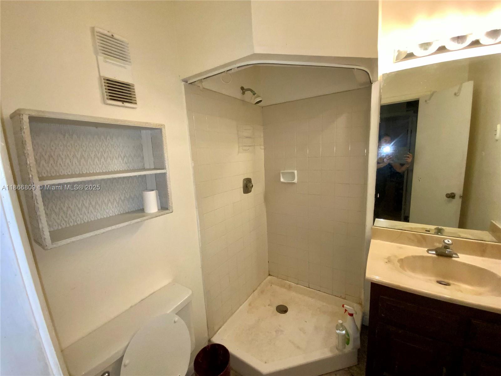 7024 SW 114th Pl # 52 Unit: A-52