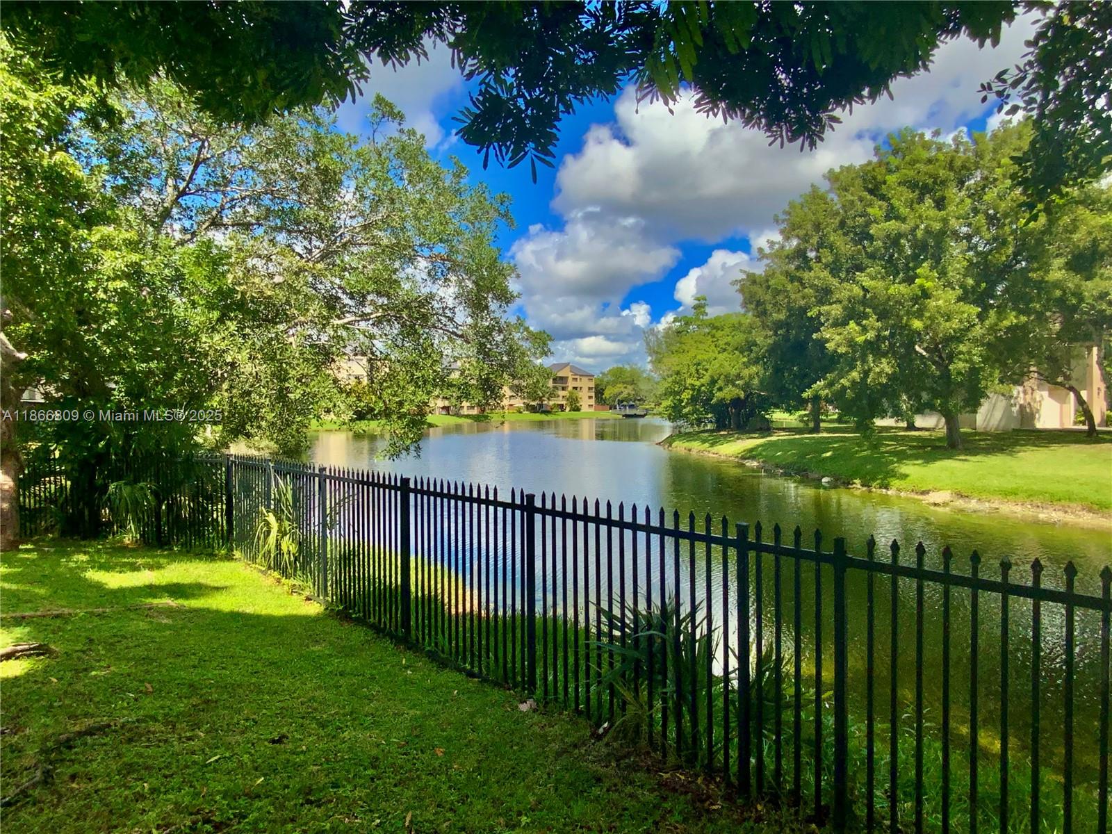 7024 SW 114th Pl # 52 Unit: A-52