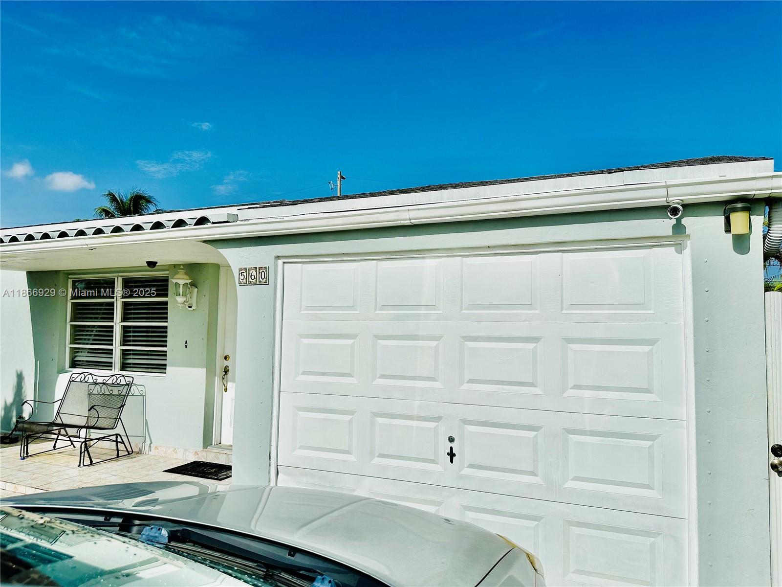 560 SW 71st Ct