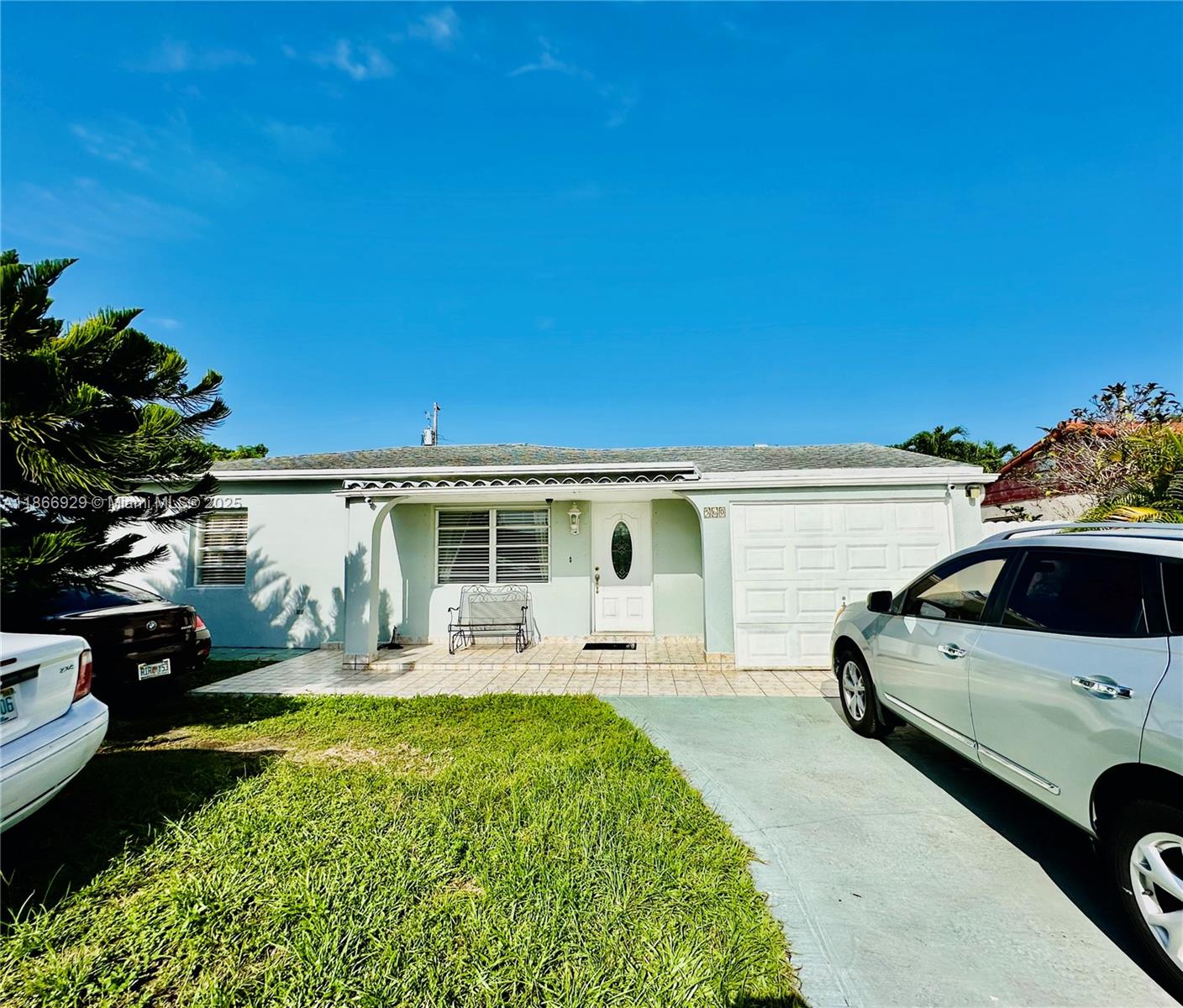 560 SW 71st Ct