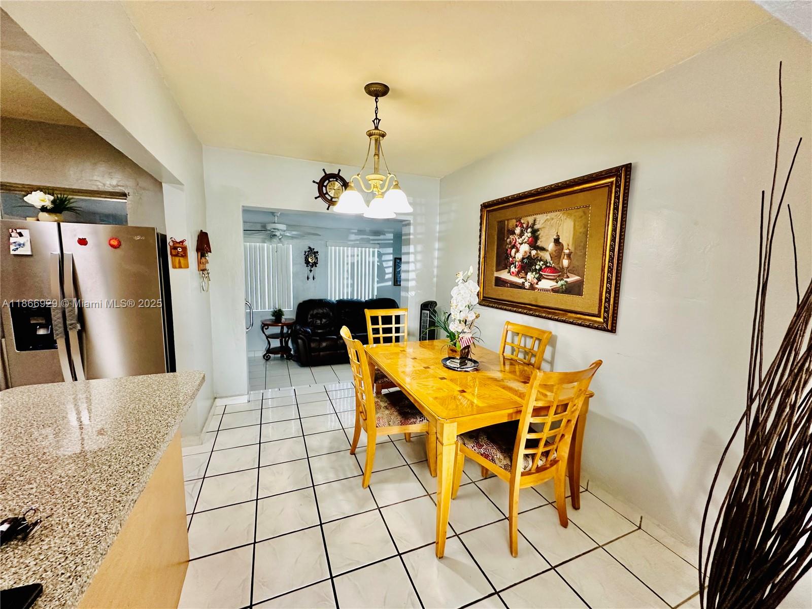 560 SW 71st Ct