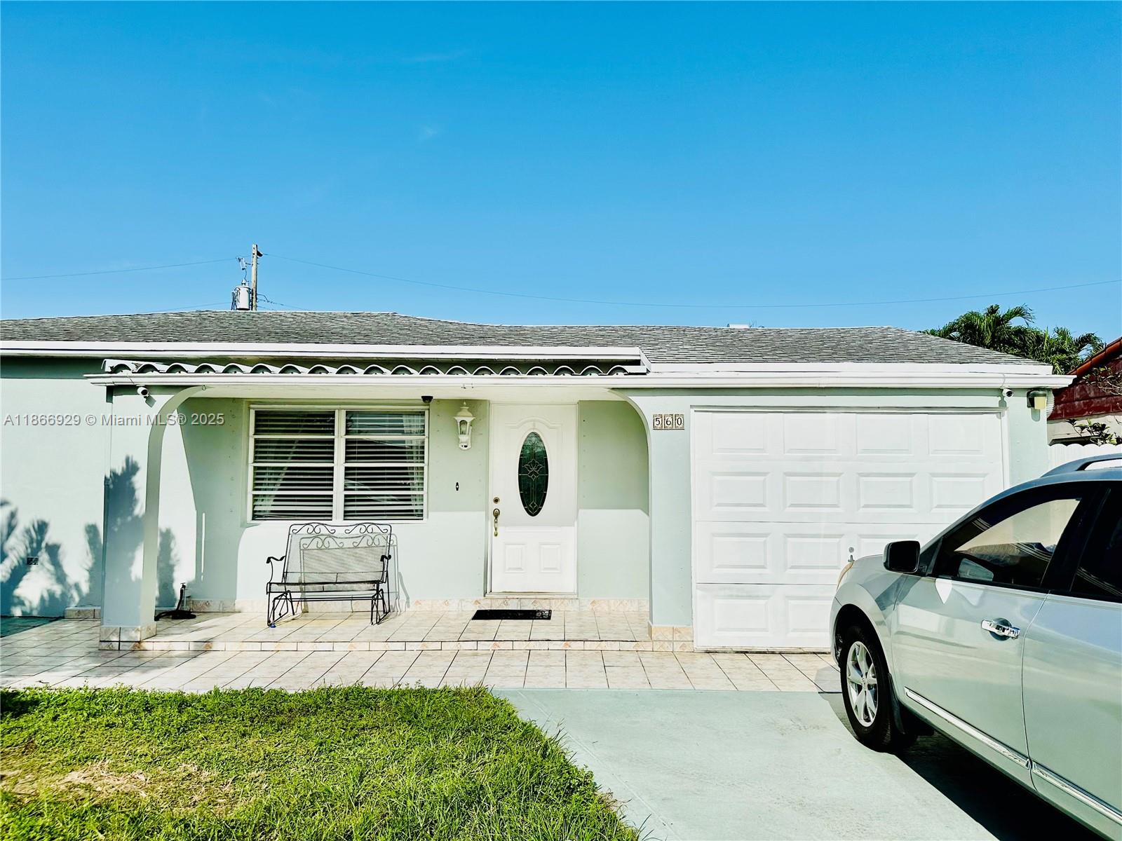 560 SW 71st Ct
