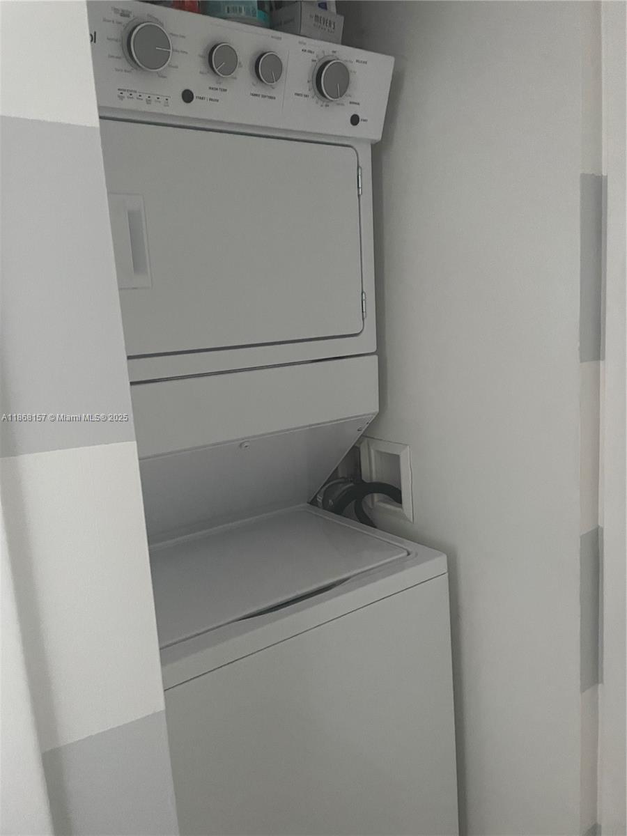 475 Brickell Ave # 2511