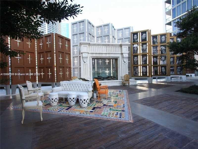 475 Brickell Ave # 2511