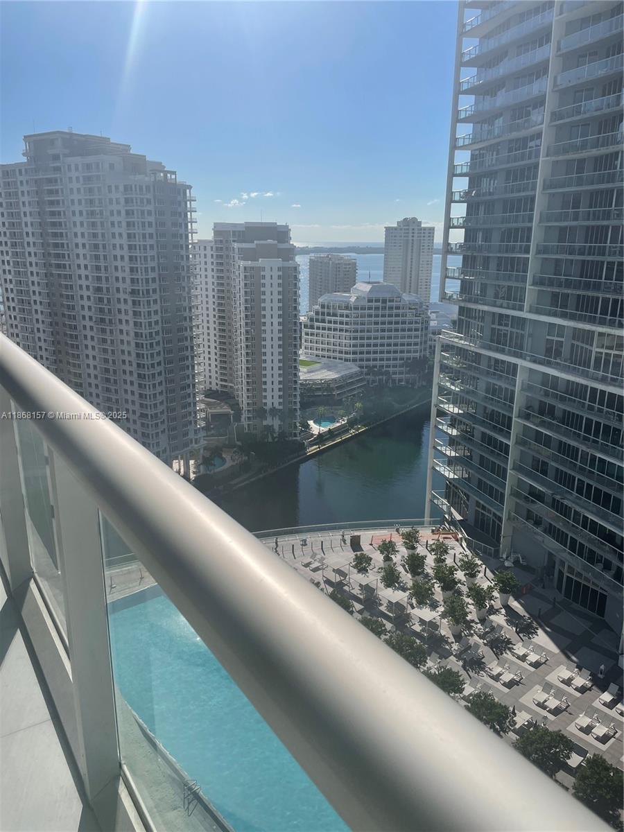 475 Brickell Ave # 2511