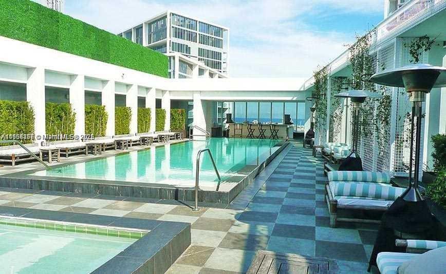 475 Brickell Ave # 2511