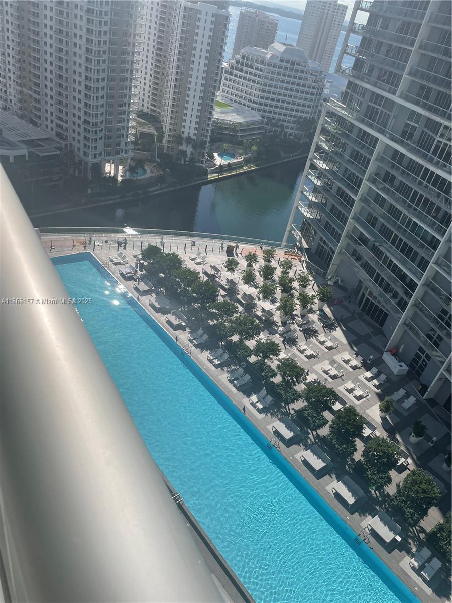 475 Brickell Ave # 2511