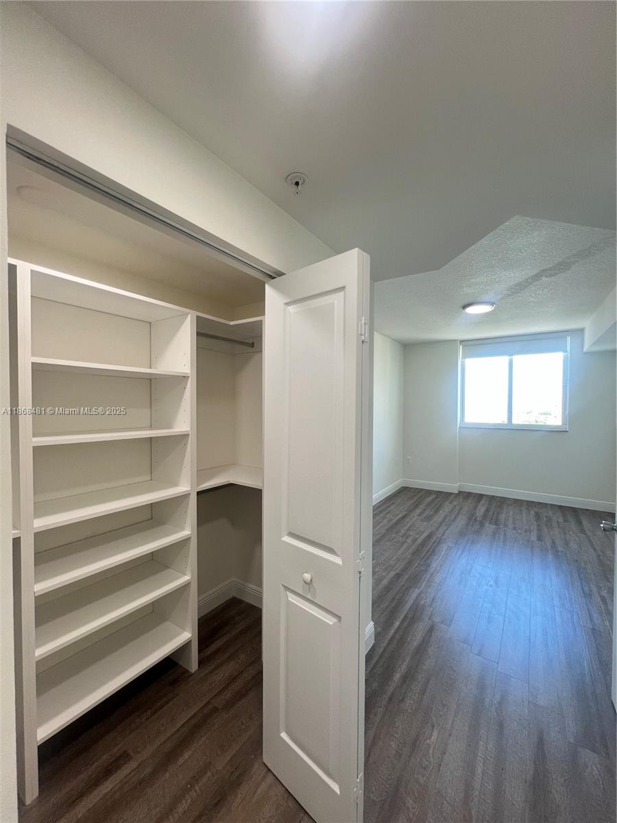 987 SW 37th Ave # 1001