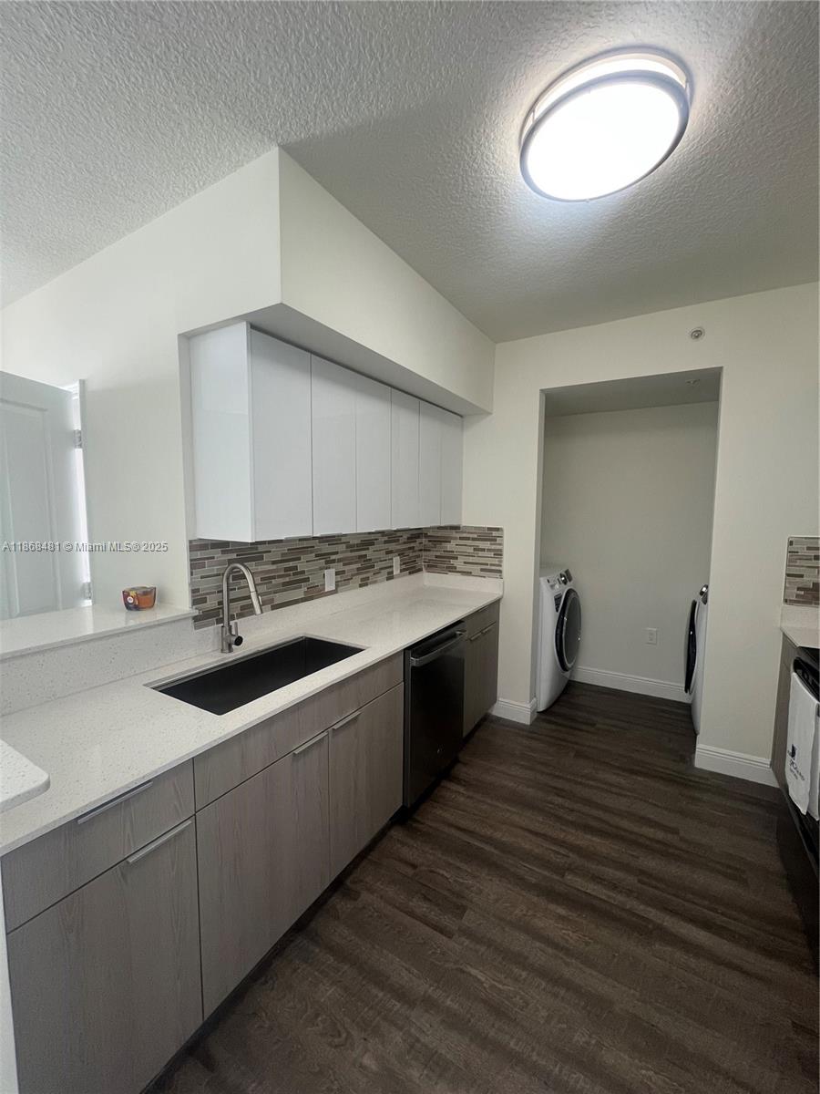987 SW 37th Ave # 1001
