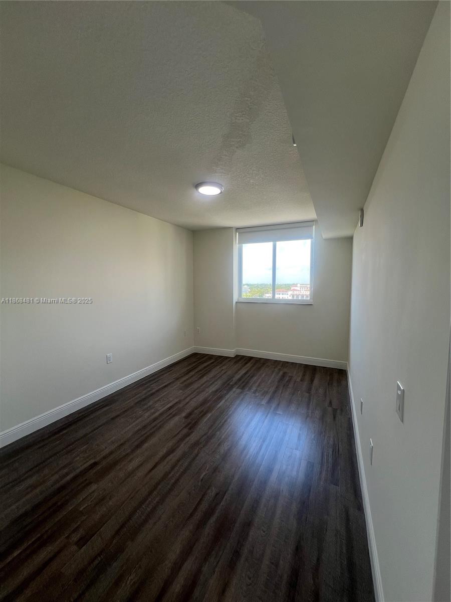 987 SW 37th Ave # 1001