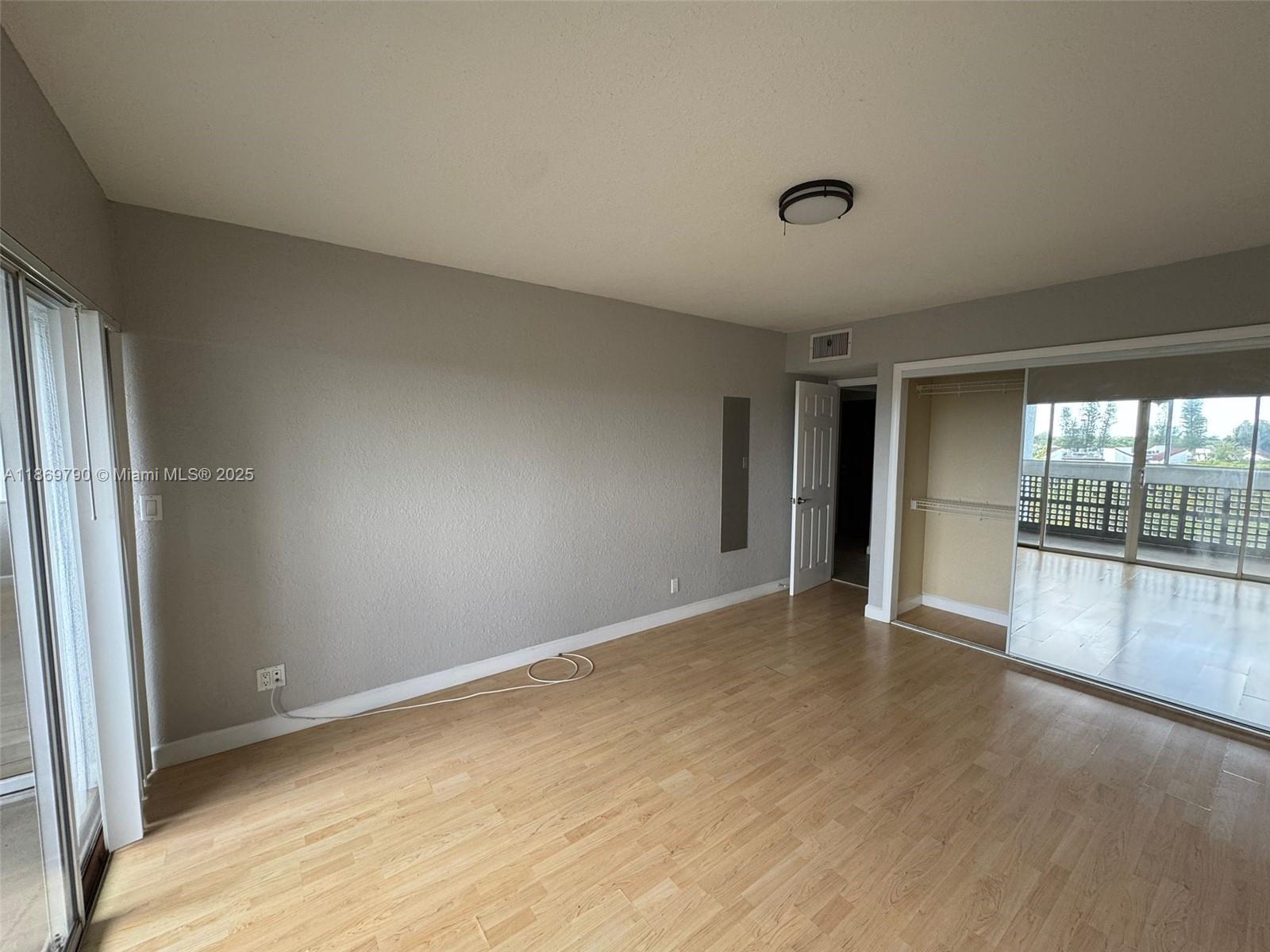 3301 Spanish Moss Ter # 604