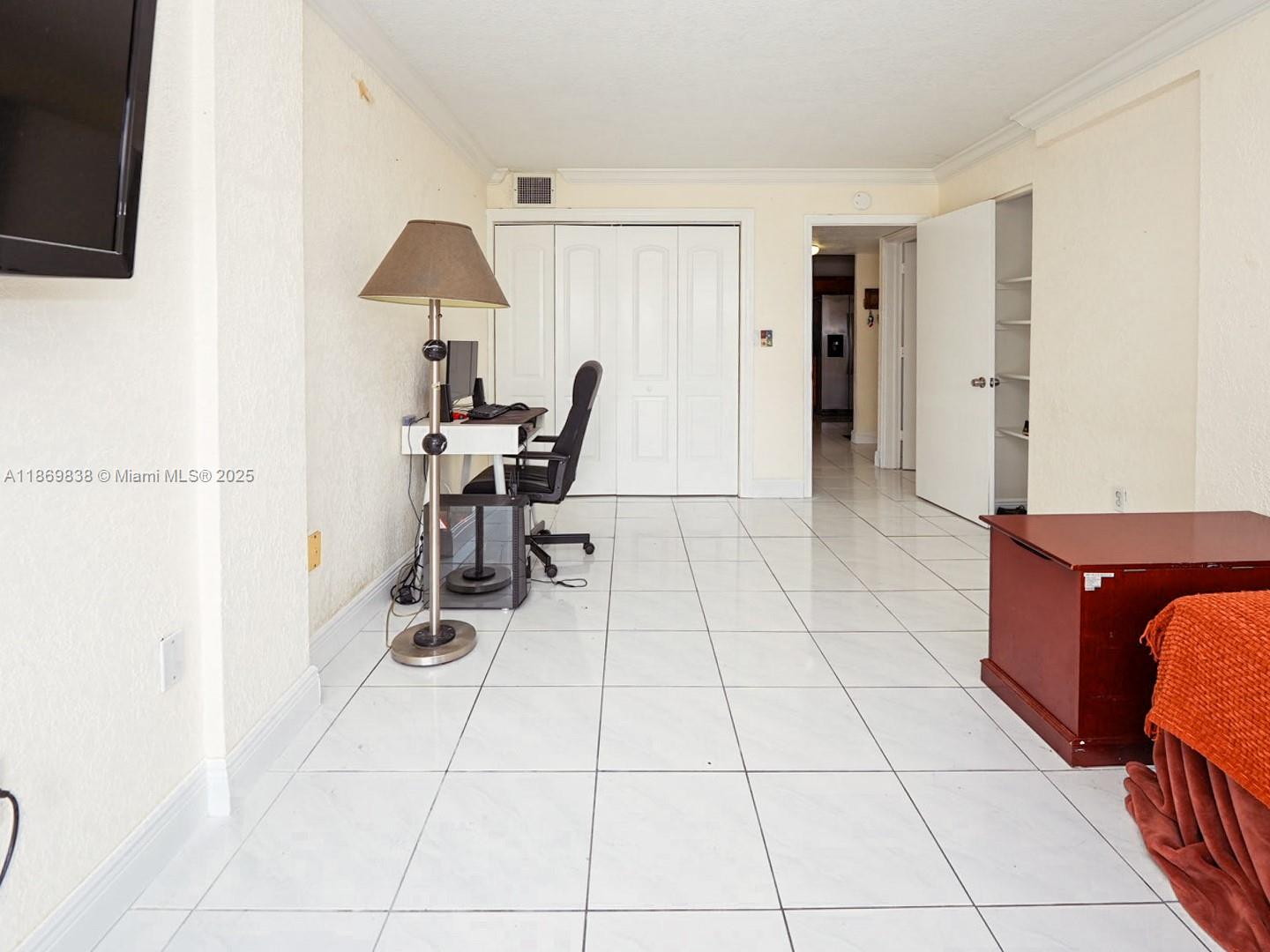 130 S Shore Dr # 3C