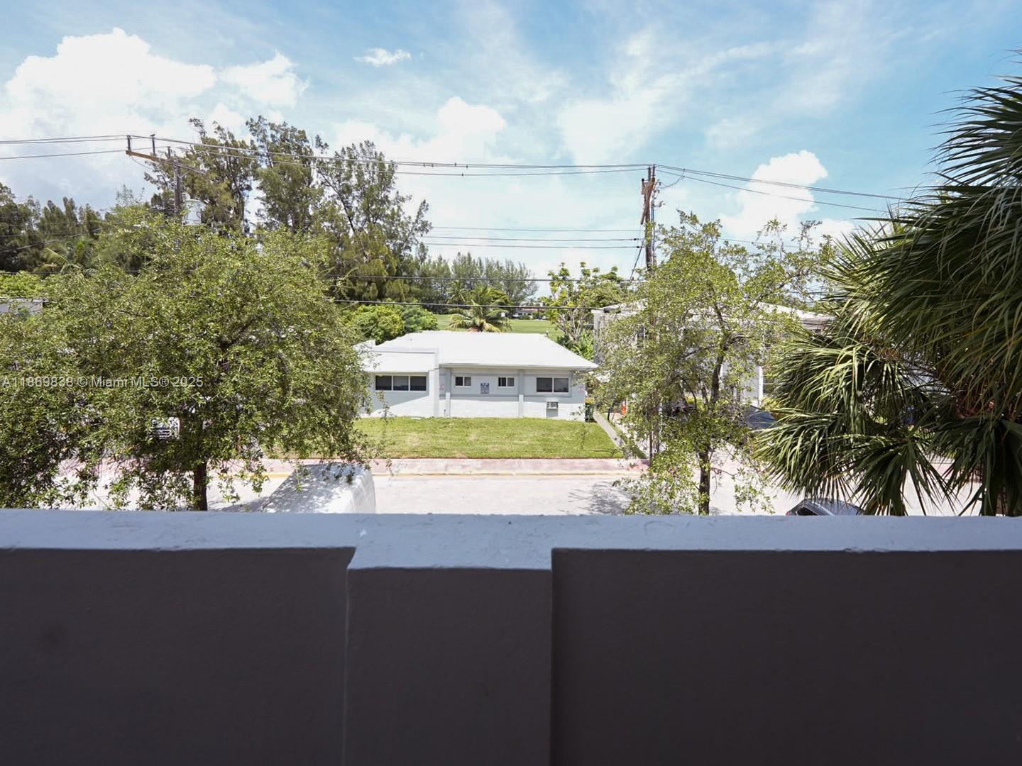 130 S Shore Dr # 3C