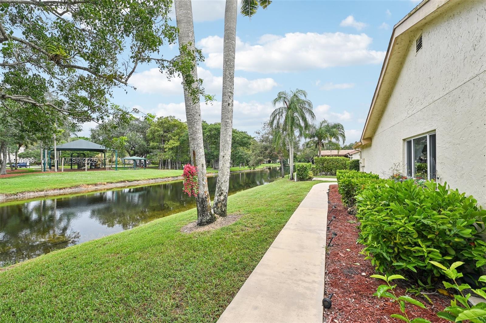 4314 Acacia Cir