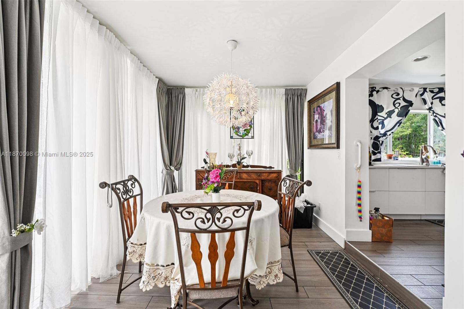 4314 Acacia Cir