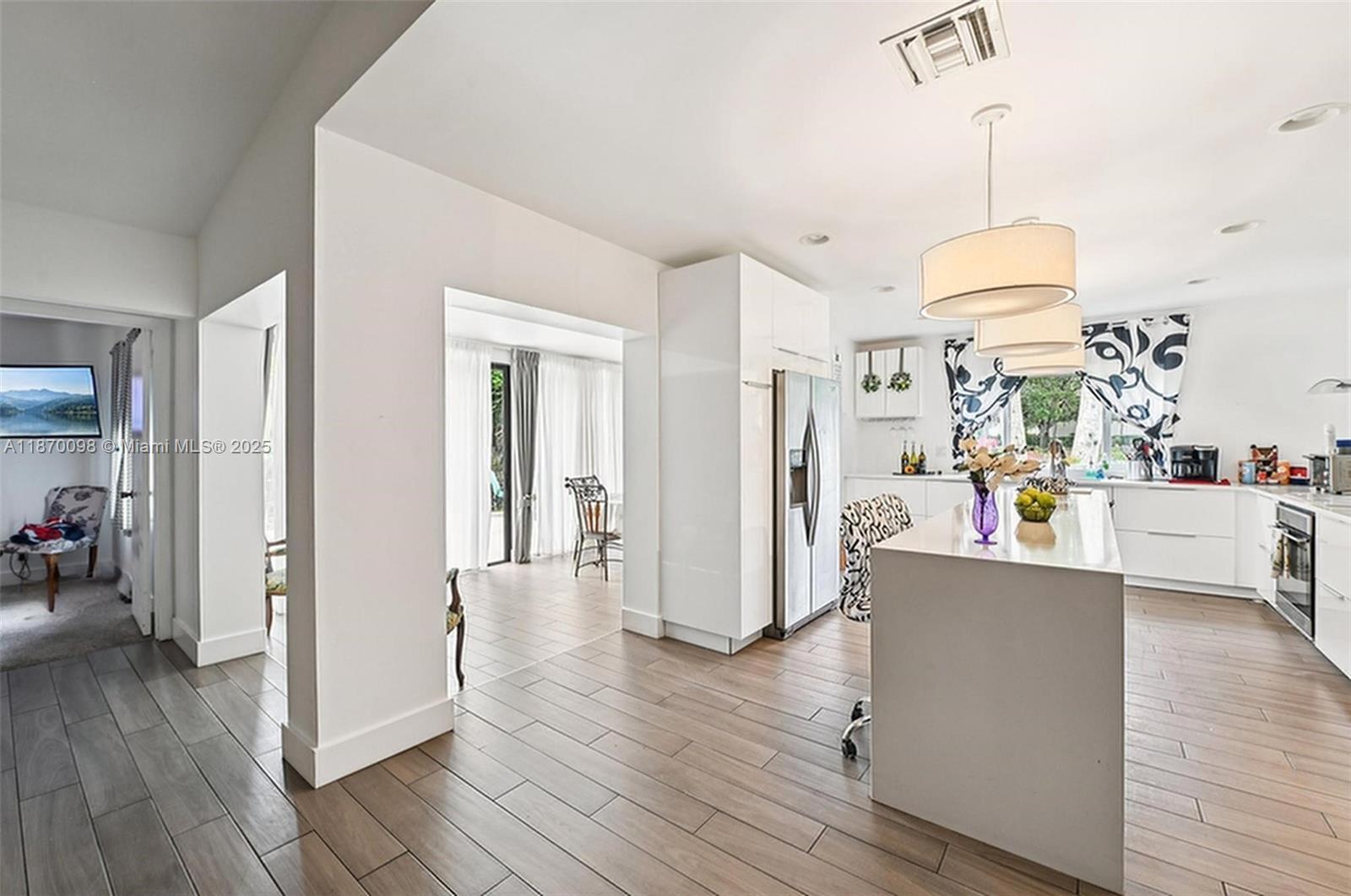 4314 Acacia Cir