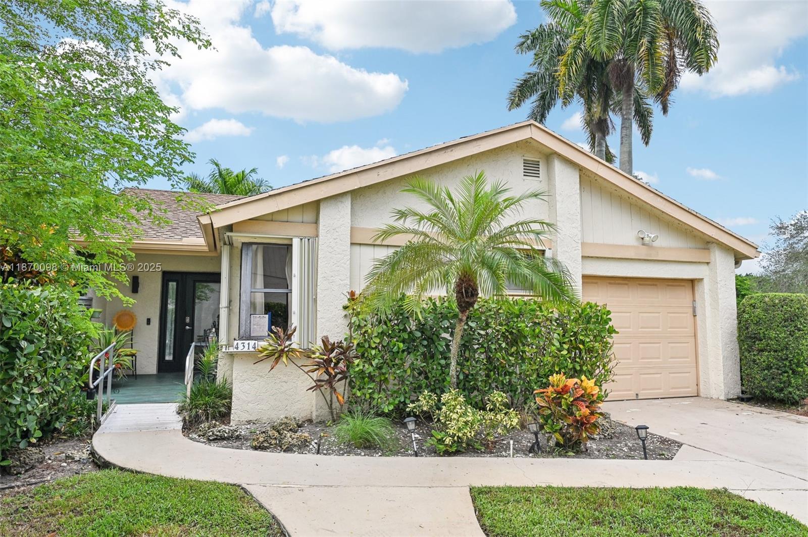4314 Acacia Cir