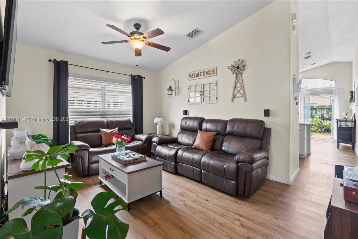 1912 SE 14th St, Homestead