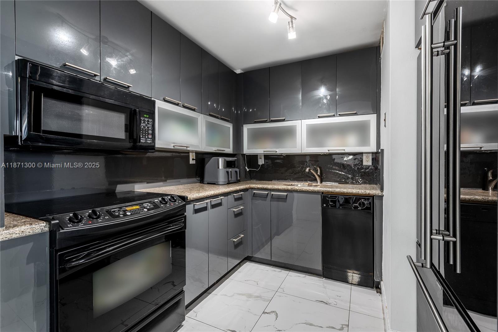 2450 NE 135th St # 607, North Miami Unit: 607