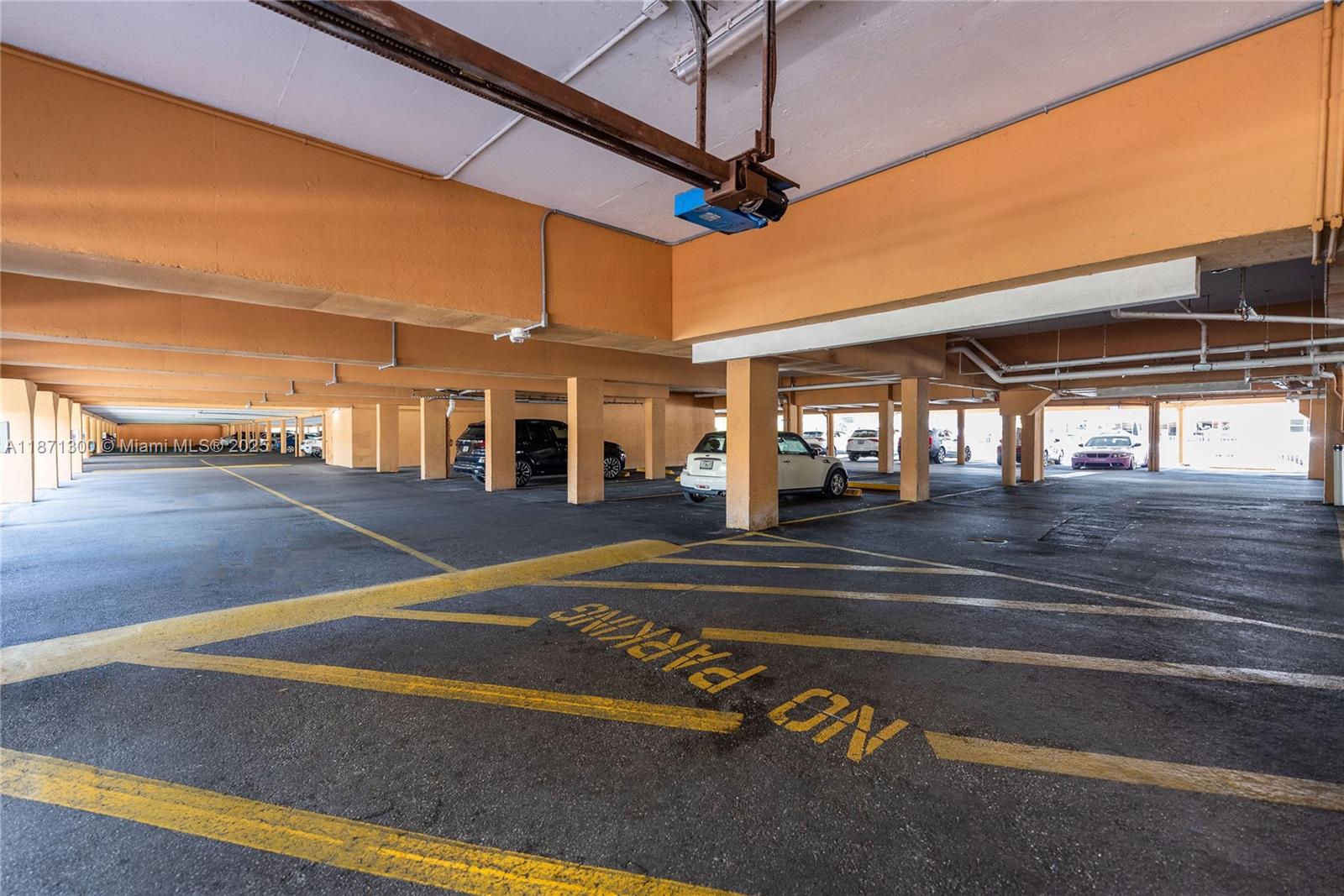 2450 NE 135th St # 607, North Miami Unit: 607