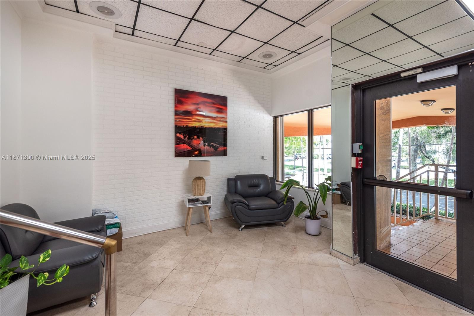 2450 NE 135th St # 607, North Miami Unit: 607