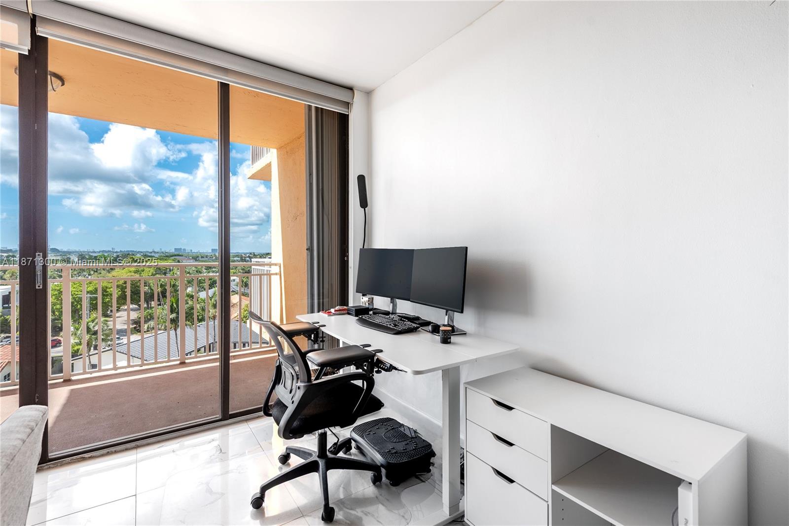 2450 NE 135th St # 607, North Miami Unit: 607