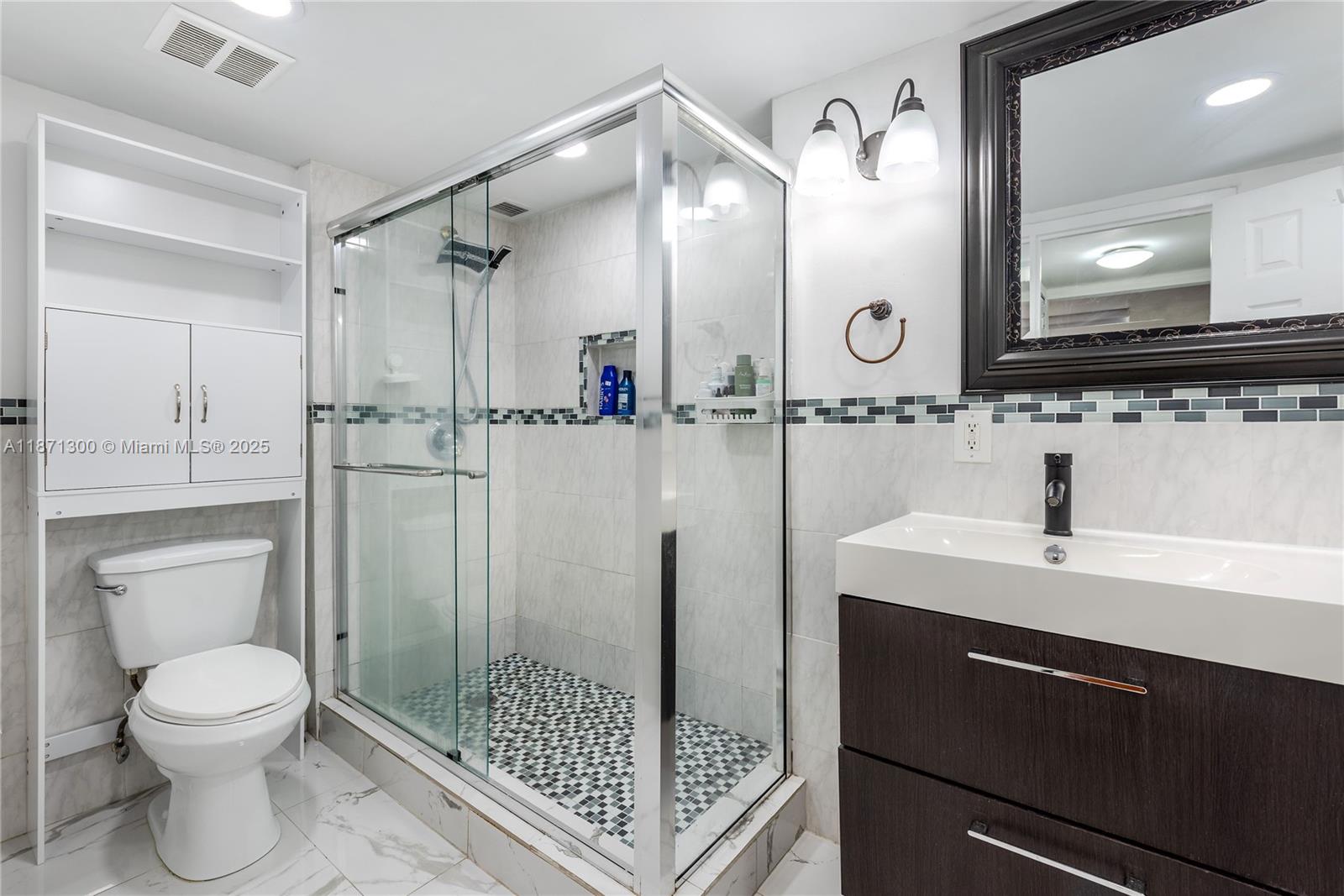 2450 NE 135th St # 607, North Miami Unit: 607