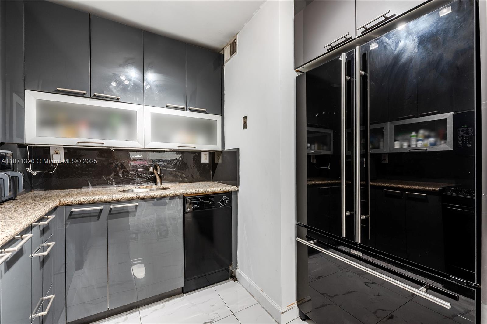 2450 NE 135th St # 607, North Miami Unit: 607