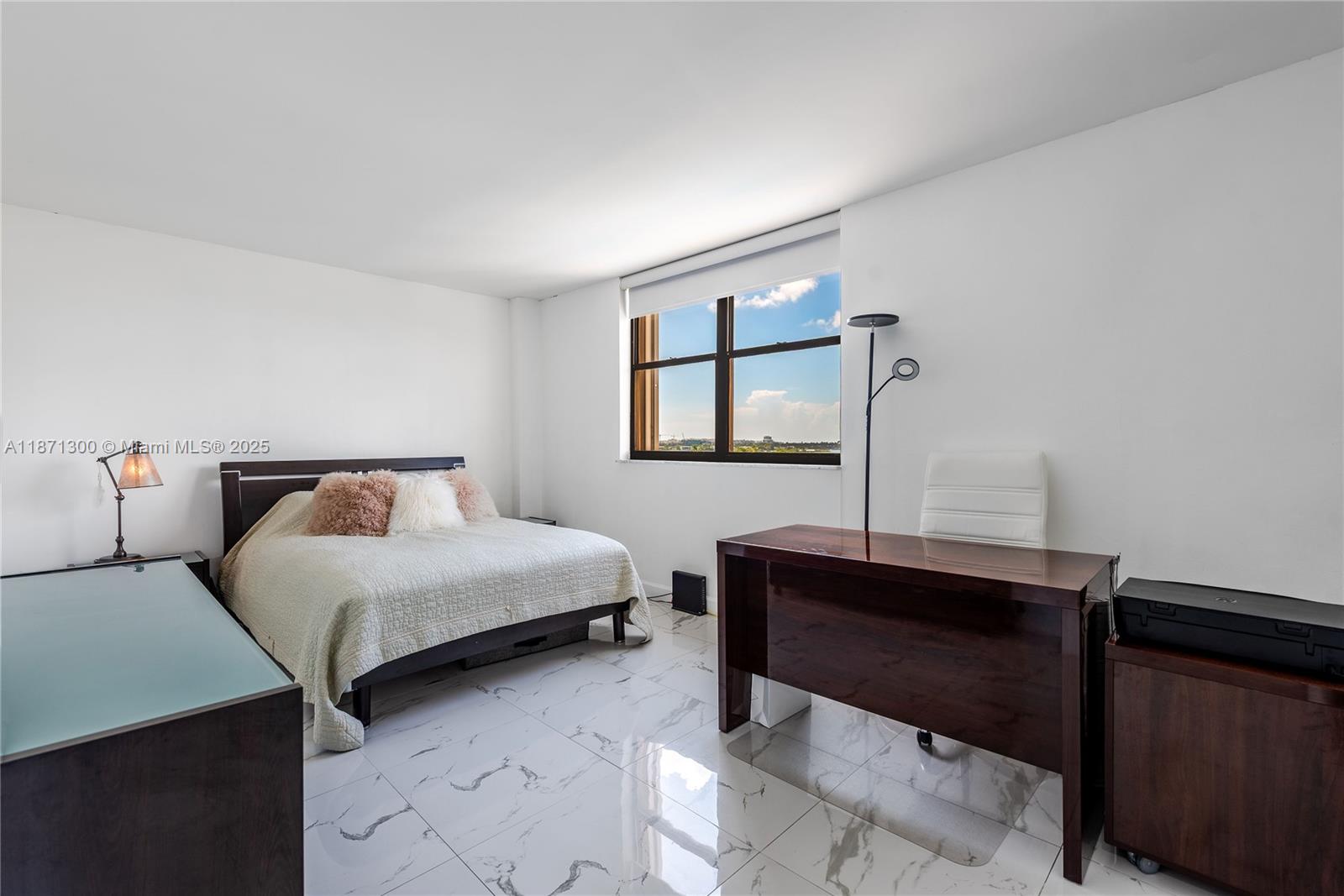 2450 NE 135th St # 607, North Miami Unit: 607