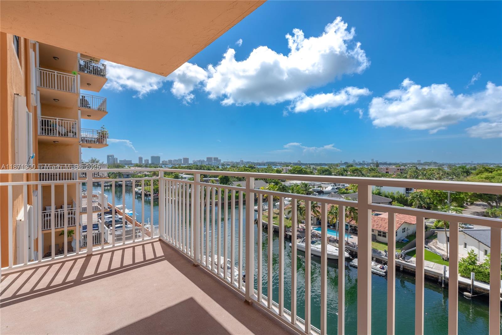 2450 NE 135th St # 607, North Miami Unit: 607