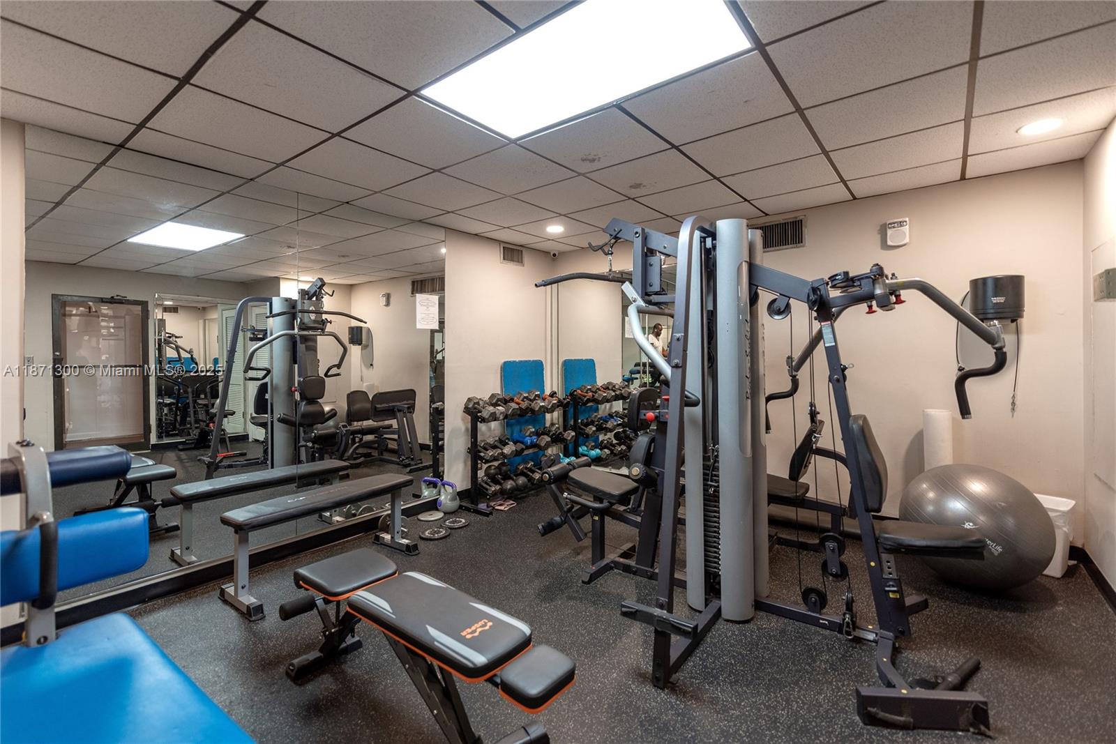 2450 NE 135th St # 607, North Miami Unit: 607