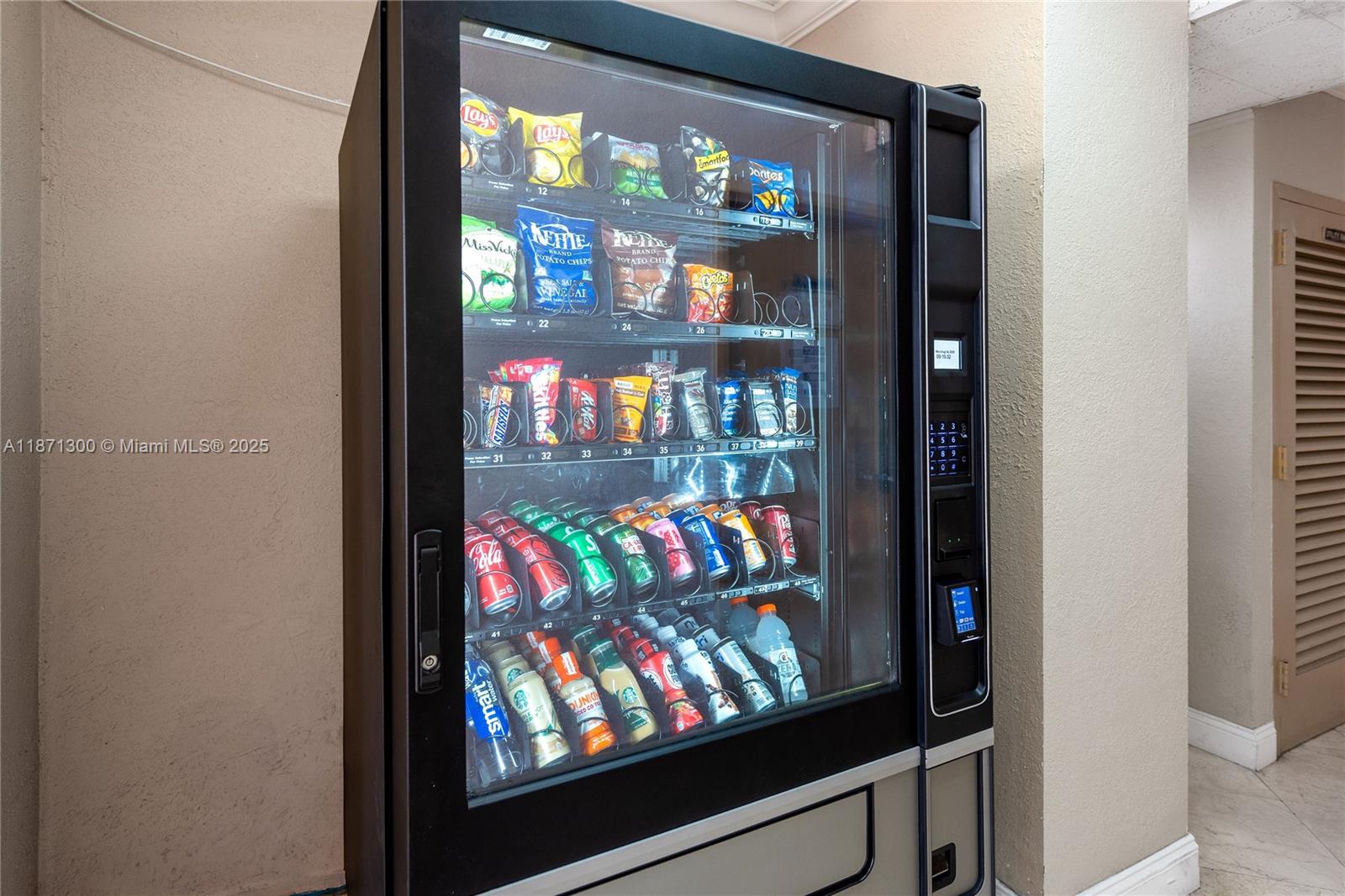 2450 NE 135th St # 607, North Miami Unit: 607