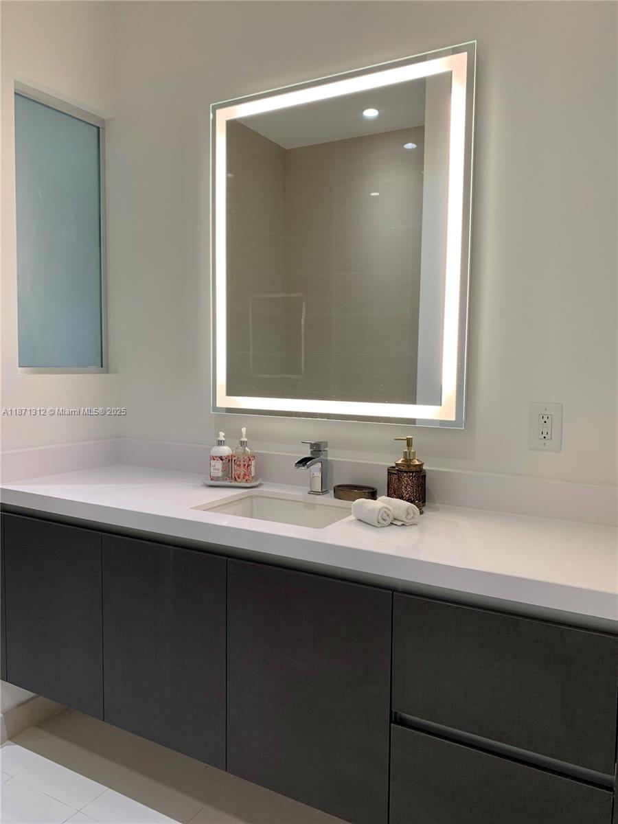 851 NE 1 Ave # 502