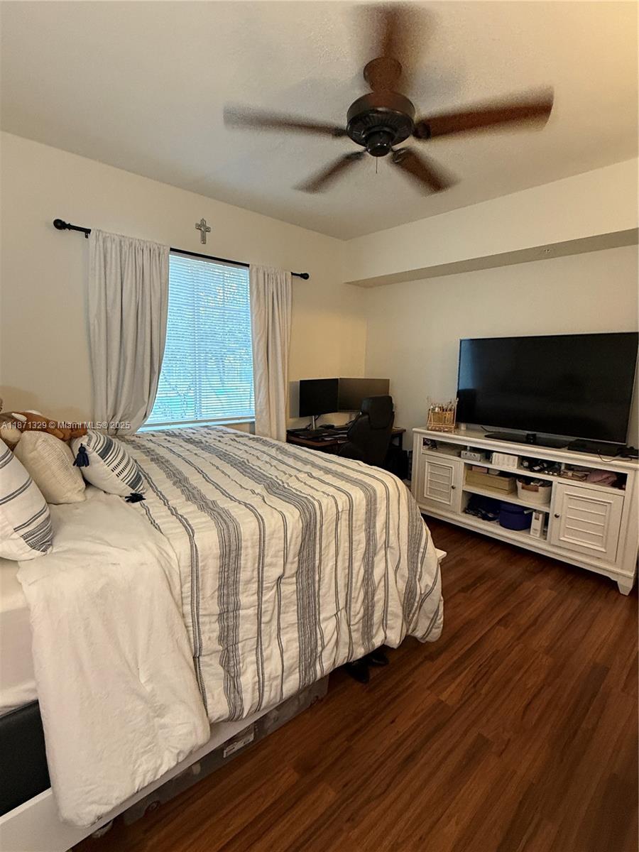 6466 Emerald Dunes Dr # 206