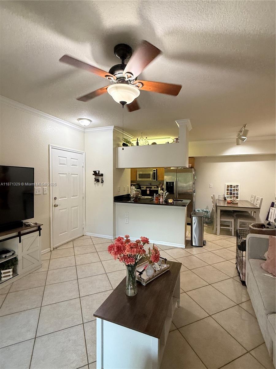 6466 Emerald Dunes Dr # 206