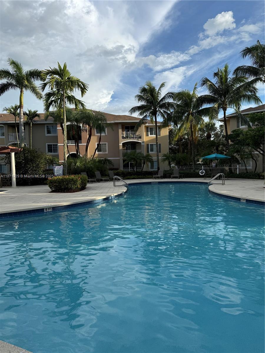 6466 Emerald Dunes Dr # 206
