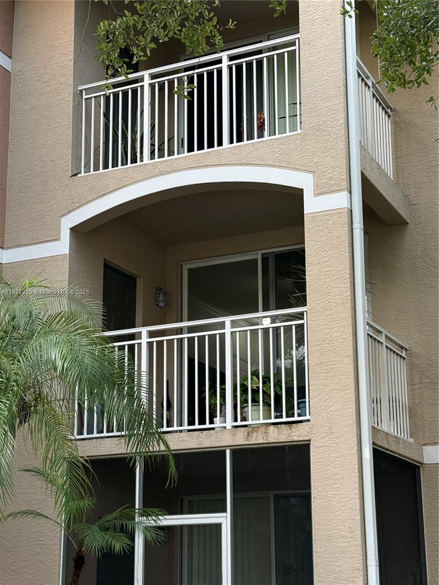 6466 Emerald Dunes Dr # 206