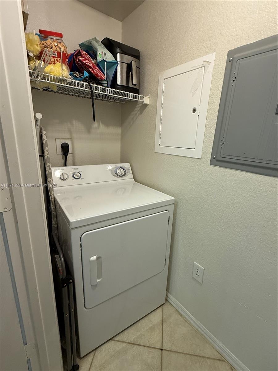 6466 Emerald Dunes Dr # 206