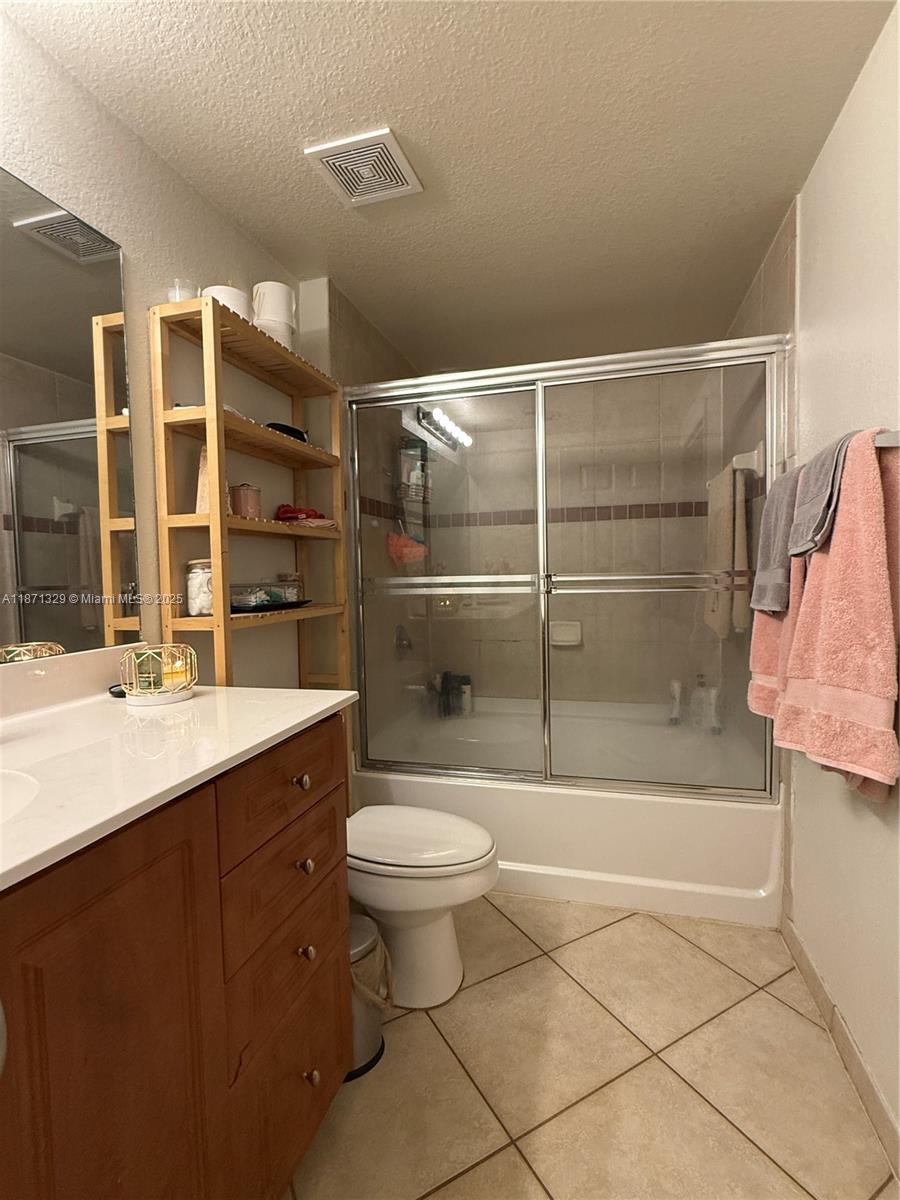 6466 Emerald Dunes Dr # 206