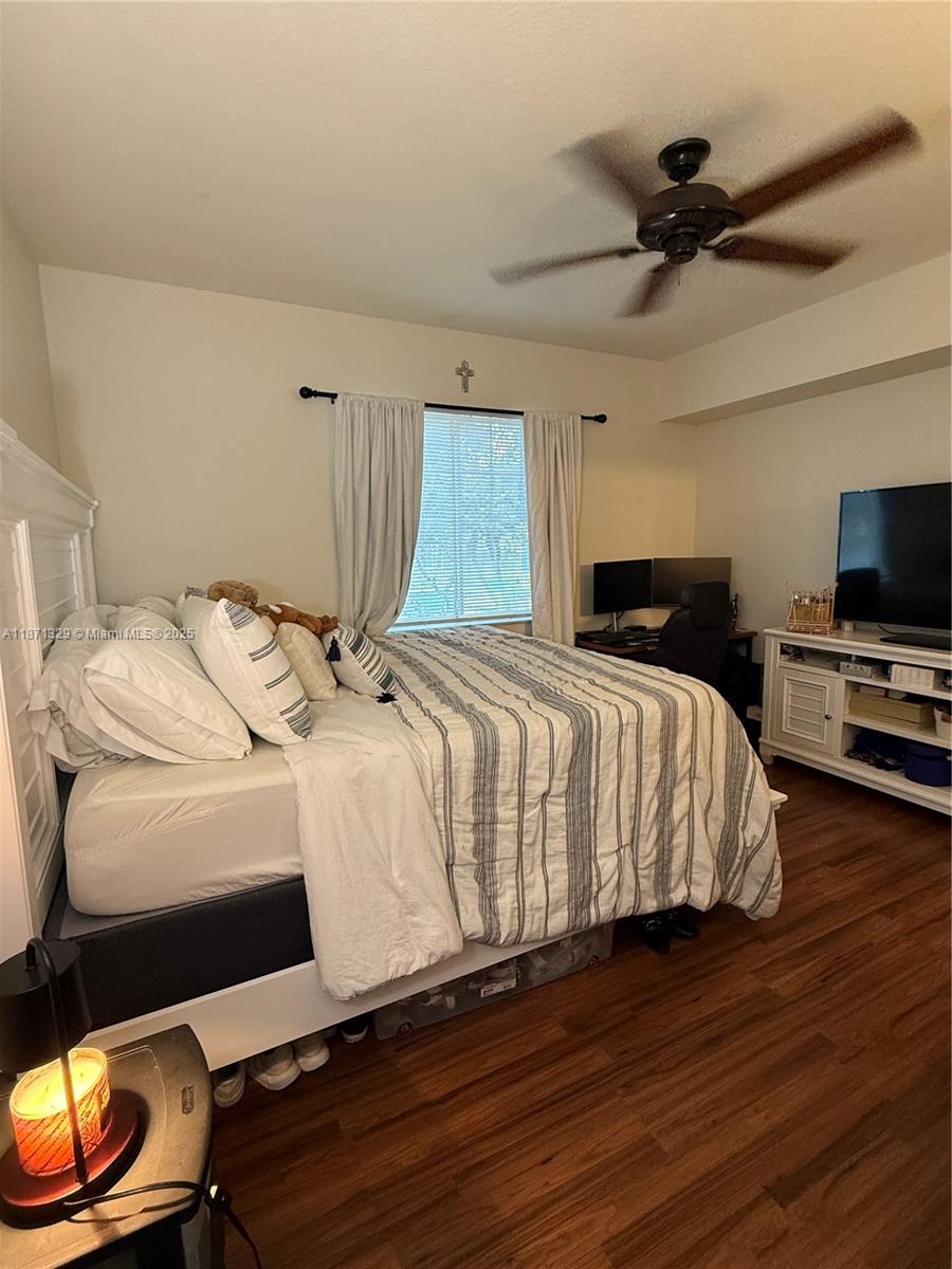 6466 Emerald Dunes Dr # 206