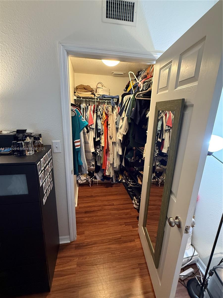6466 Emerald Dunes Dr # 206