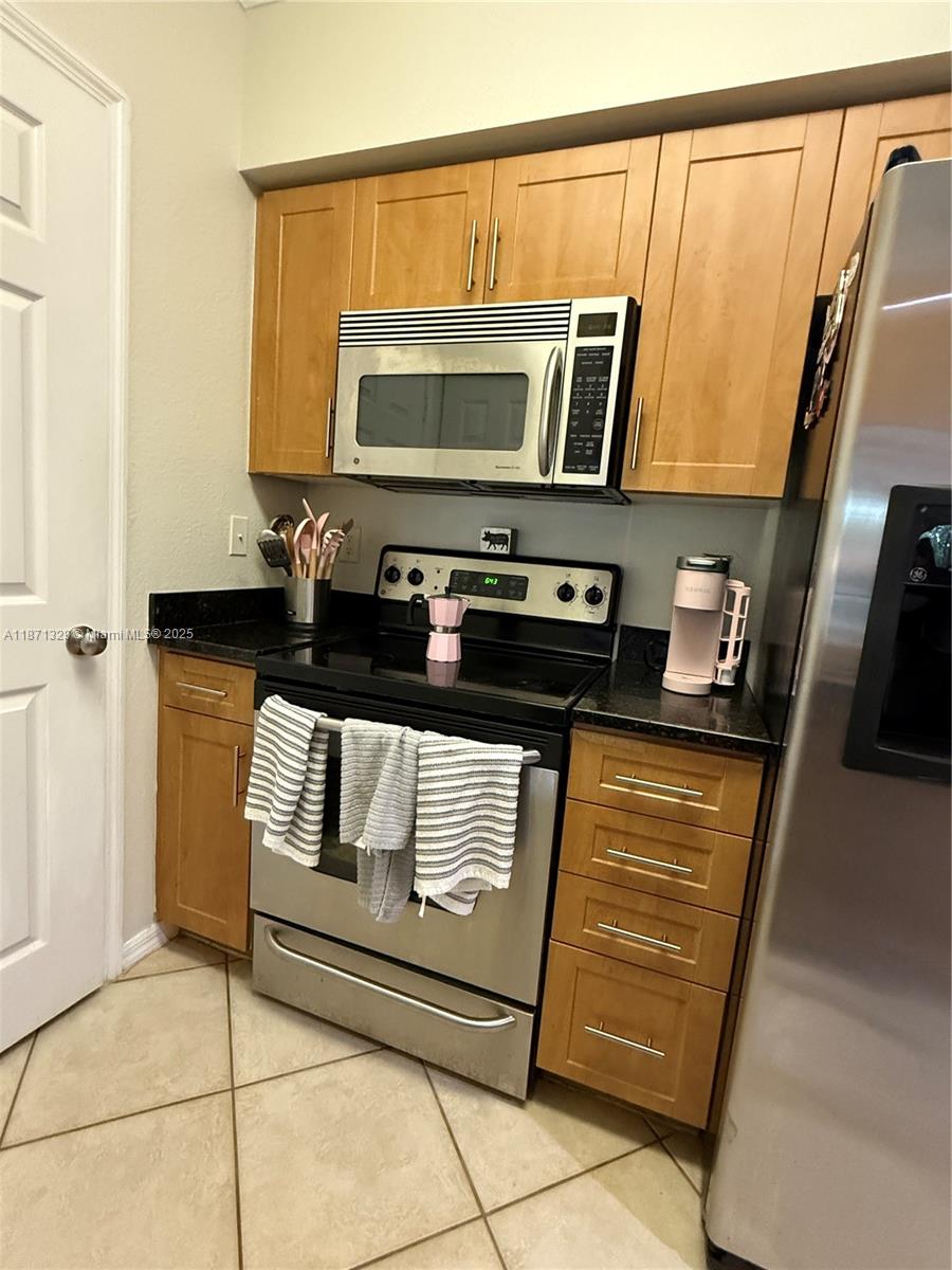 6466 Emerald Dunes Dr # 206